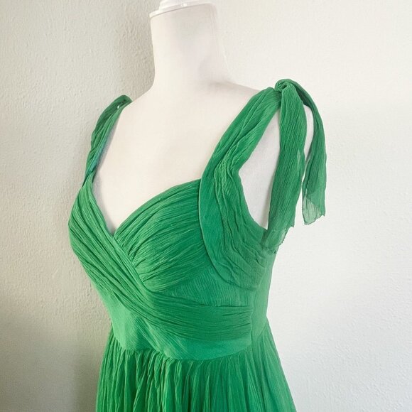 Elegant Green Midi Dress - Picture 6 of 13